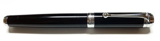 Aurora D11 Fountain Pen 14K Gold Medium Nib in Original Box.