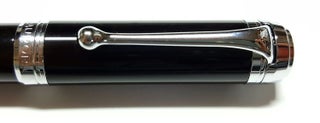 Aurora D11 Fountain Pen 14K Gold Medium Nib in Original Box.
