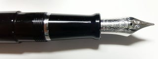 Aurora D11 Fountain Pen 14K Gold Medium Nib in Original Box.