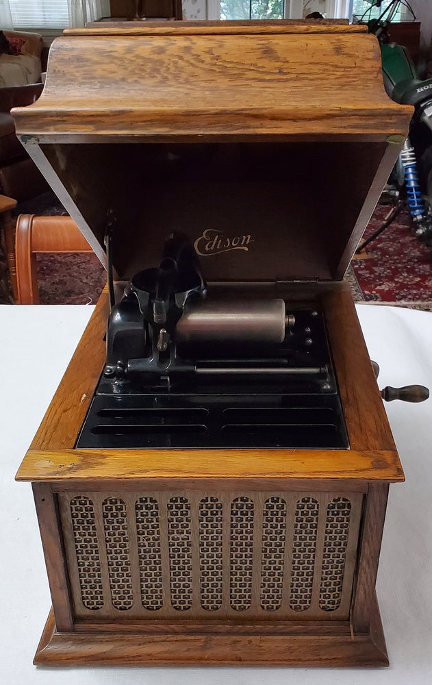Item #34817 Edison Amberola 30 Phonograph. Edison Phonographs.